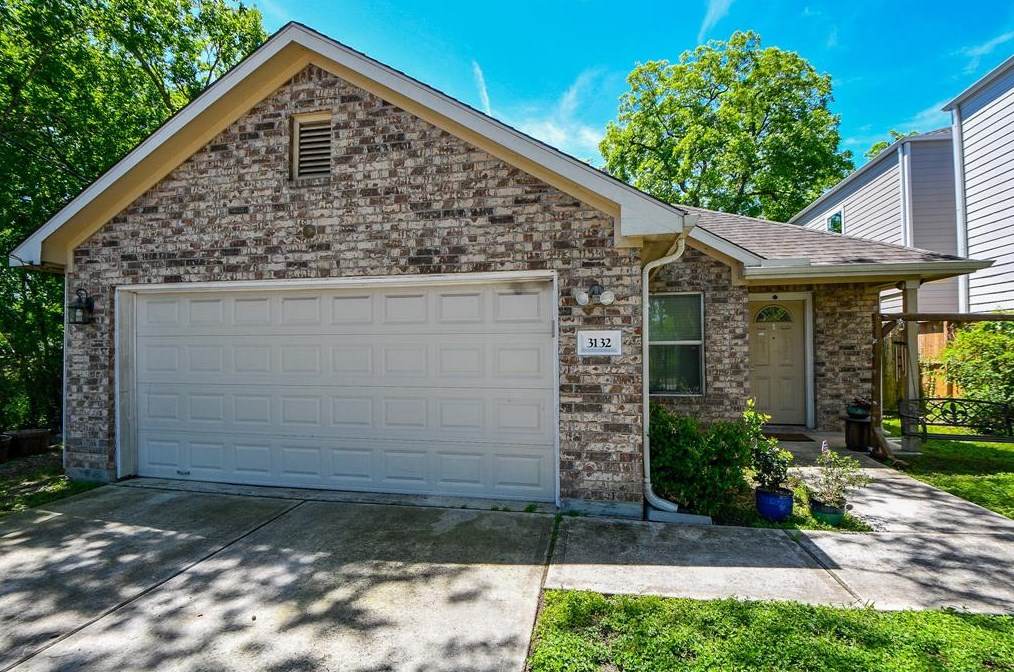 3132 Trulley St, Houston TX  77004-1932 exterior