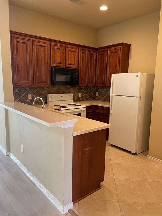 19827 Middlegate Ln, Richmond TX  77407-4066 exterior