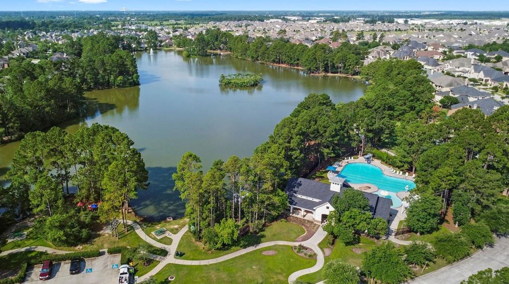 5915 Pinelake Xing Dr, Spring TX 77379-2531 exterior