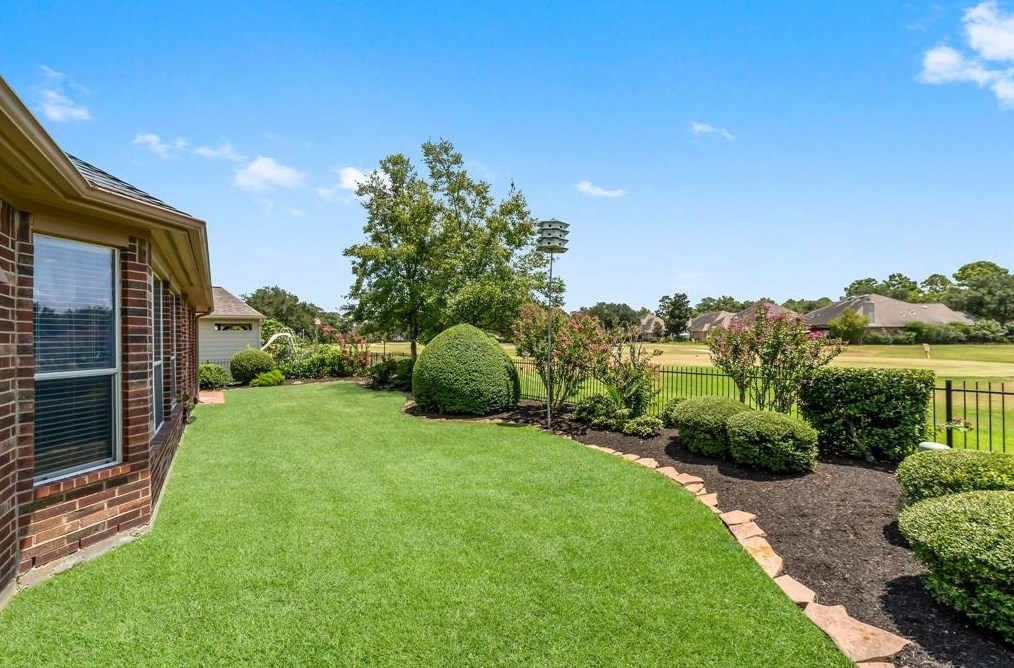 5915 Pinelake Xing Dr, Spring TX 77379-2531 exterior