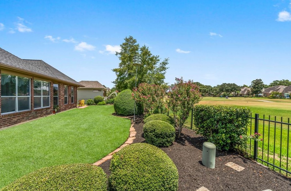 5915 Pinelake Xing Dr, Spring TX 77379-2531 exterior