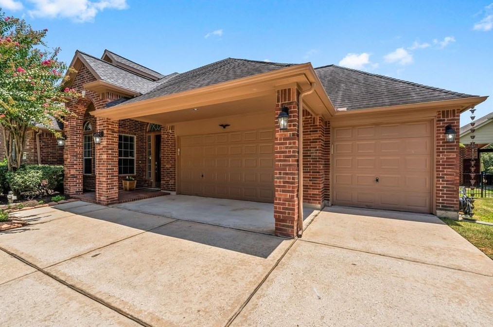 5915 Pinelake Xing Dr, Spring TX 77379-2531 exterior