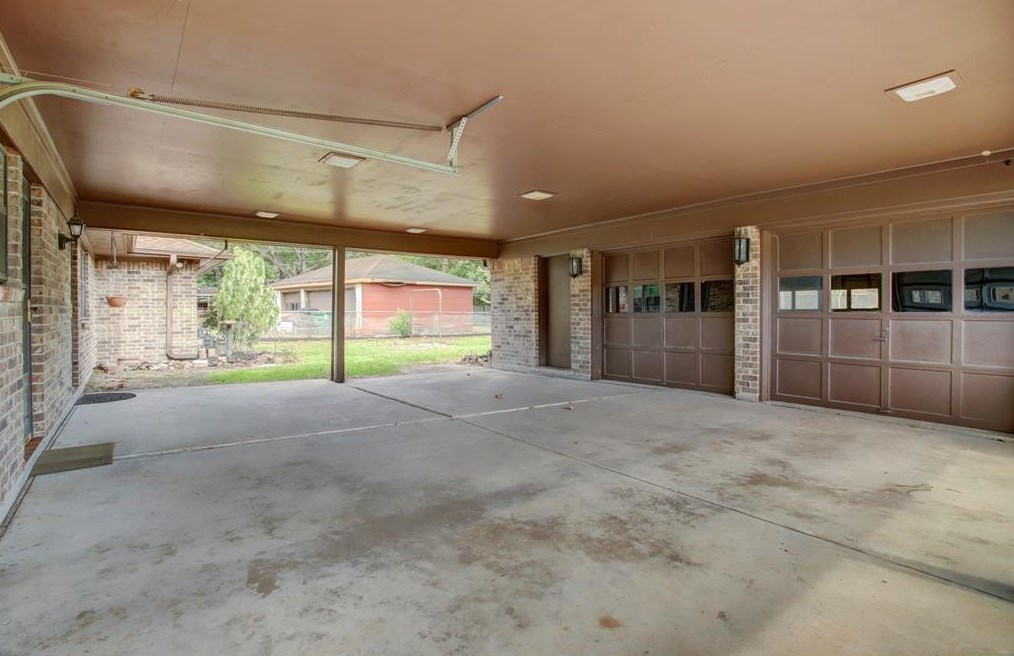 1822 Droxford Dr, Houston TX  77008-3104 exterior