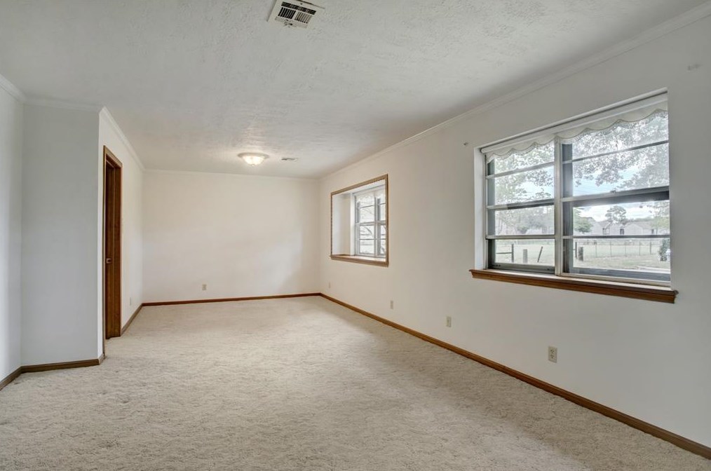 1822 Droxford Dr, Houston TX  77008-3104 exterior