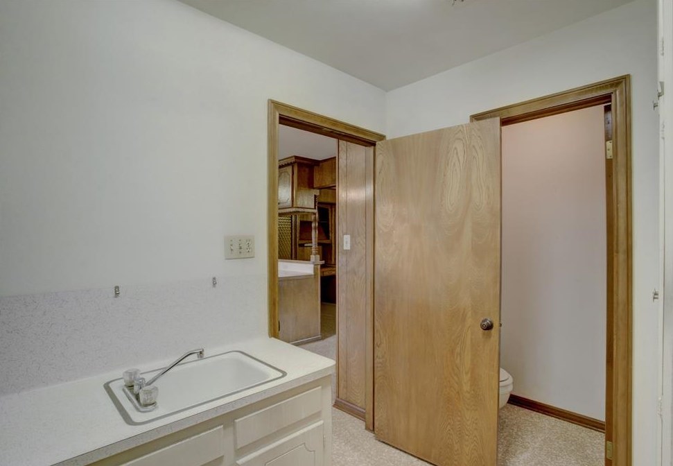 1822 Droxford Dr, Houston TX  77008-3104 exterior