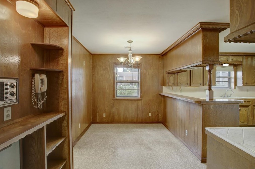 1822 Droxford Dr, Houston TX  77008-3104 exterior