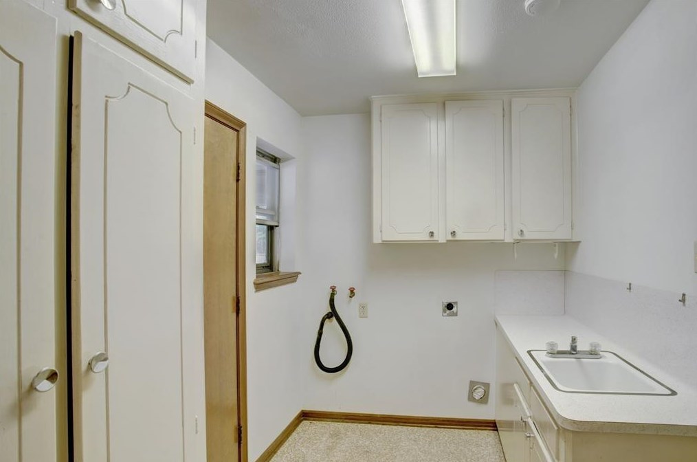 1822 Droxford Dr, Houston TX  77008-3104 exterior