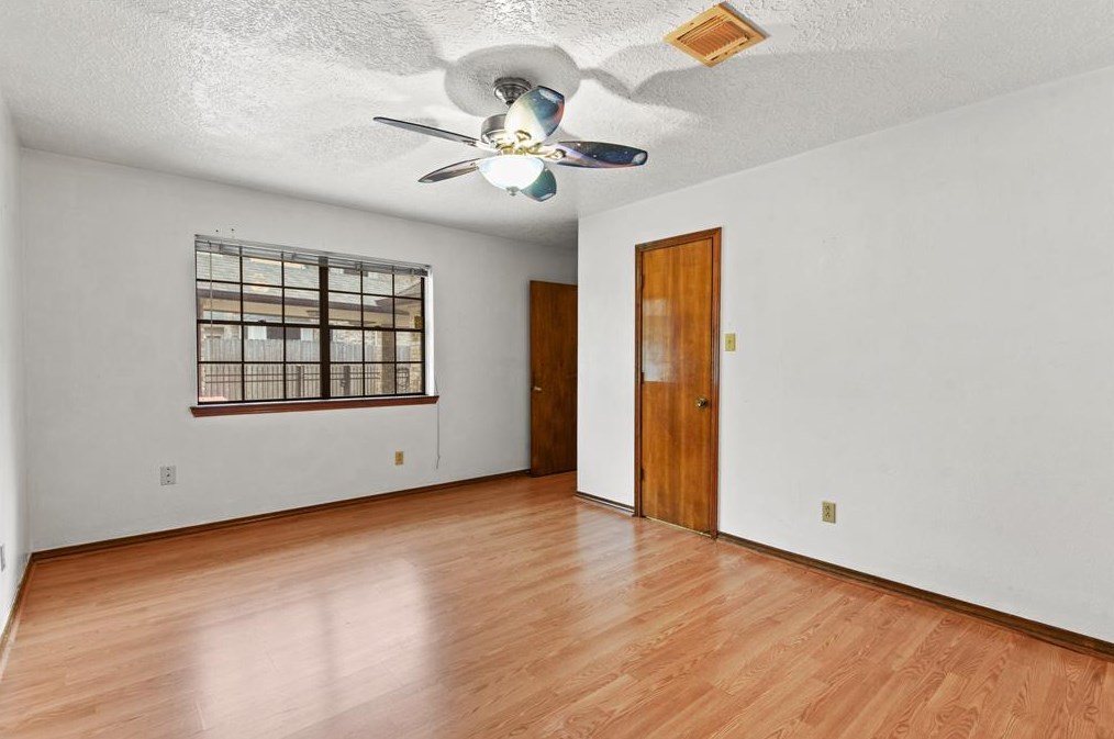 6835 Middlefield Dr, Pasadena TX 77505-5513 exterior