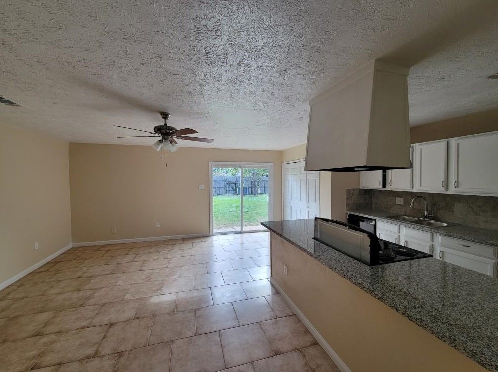 6810 Glenstein Dr, Houston TX  77084-1122 exterior