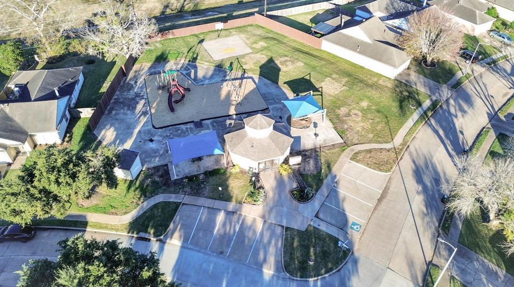 2230 Highland Hills Dr, Sugar Land TX  77478-4348 exterior