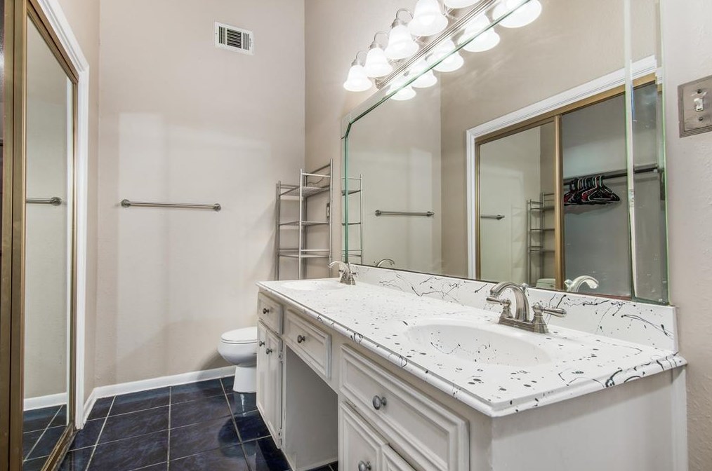 10630 Sageberry Dr, Houston TX  77089-2102 exterior