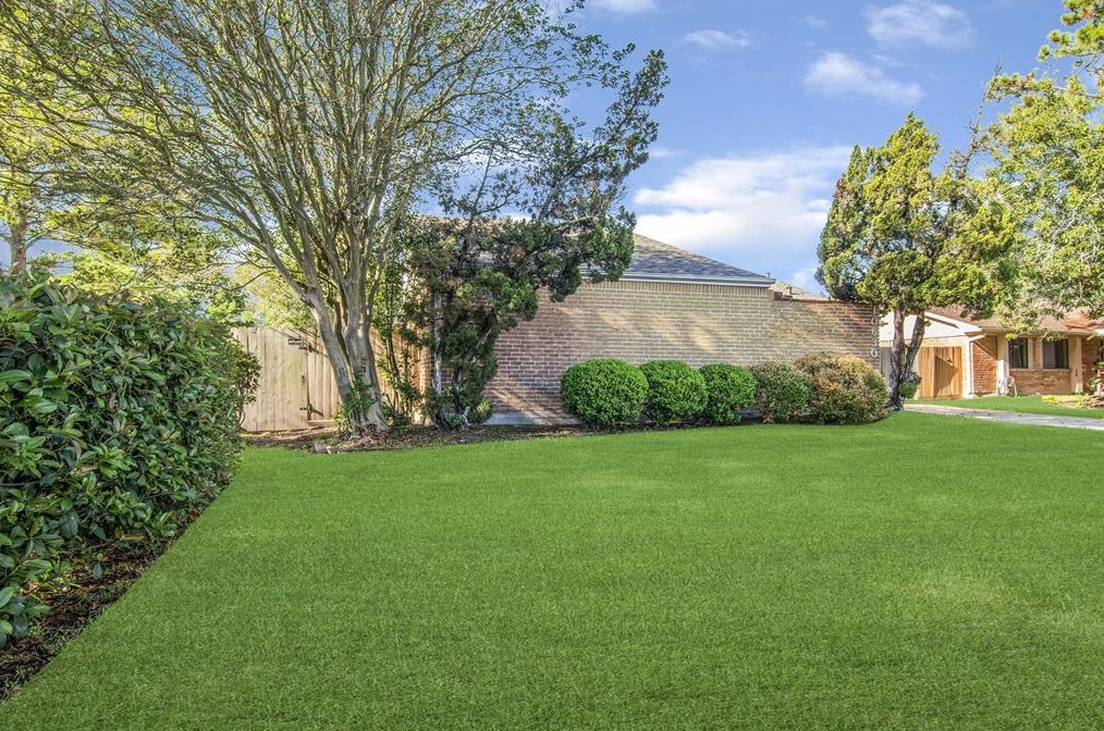 10630 Sageberry Dr, Houston TX  77089-2102 exterior