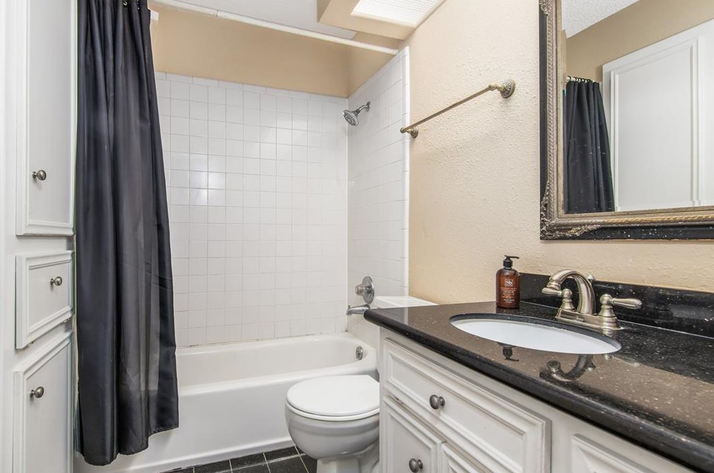 10630 Sageberry Dr, Houston TX  77089-2102 exterior