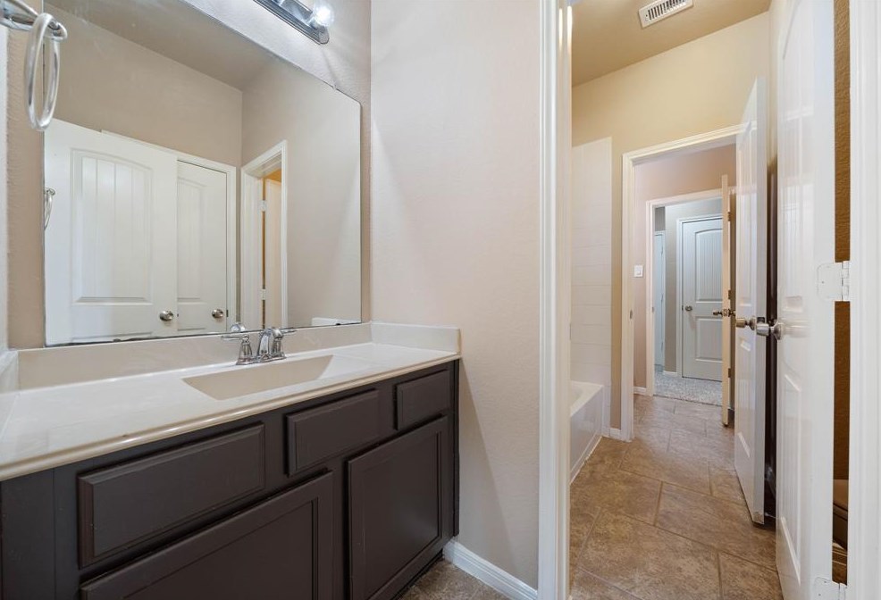 15611 Granite Mtn Trl, Houston TX  exterior