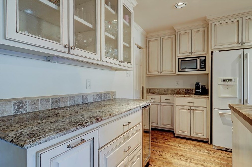 6318 Wynnwood Ln, Houston TX 77008-3244 exterior