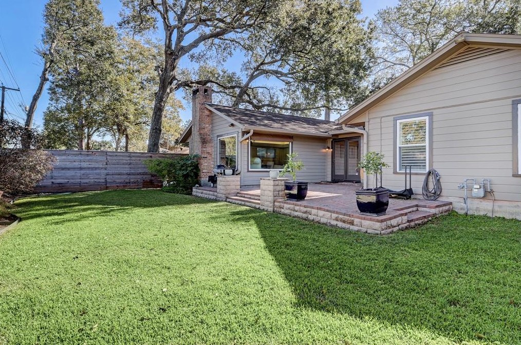 6318 Wynnwood Ln, Houston TX 77008-3244 exterior