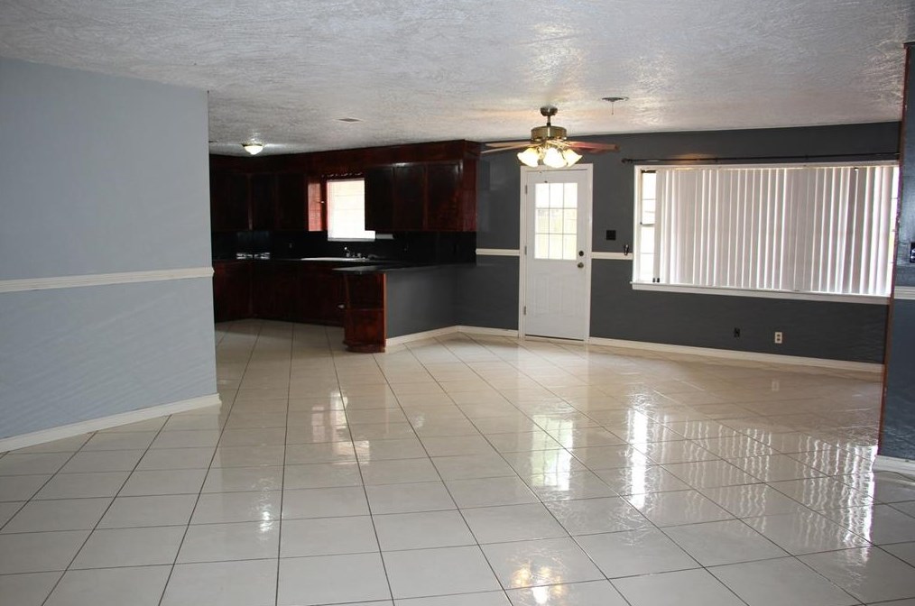 1803 Mcfarland St, Baytown TX  77520-3418 exterior