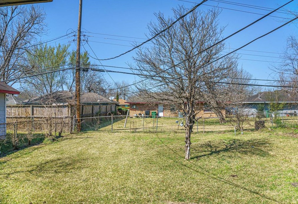 3115 Dacca Dr, Houston TX  77047-1231 exterior