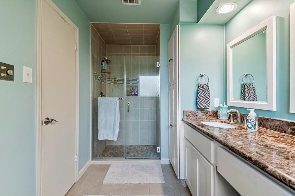 14203 Ella Lee Ln, Houston TX  77019-6310 exterior