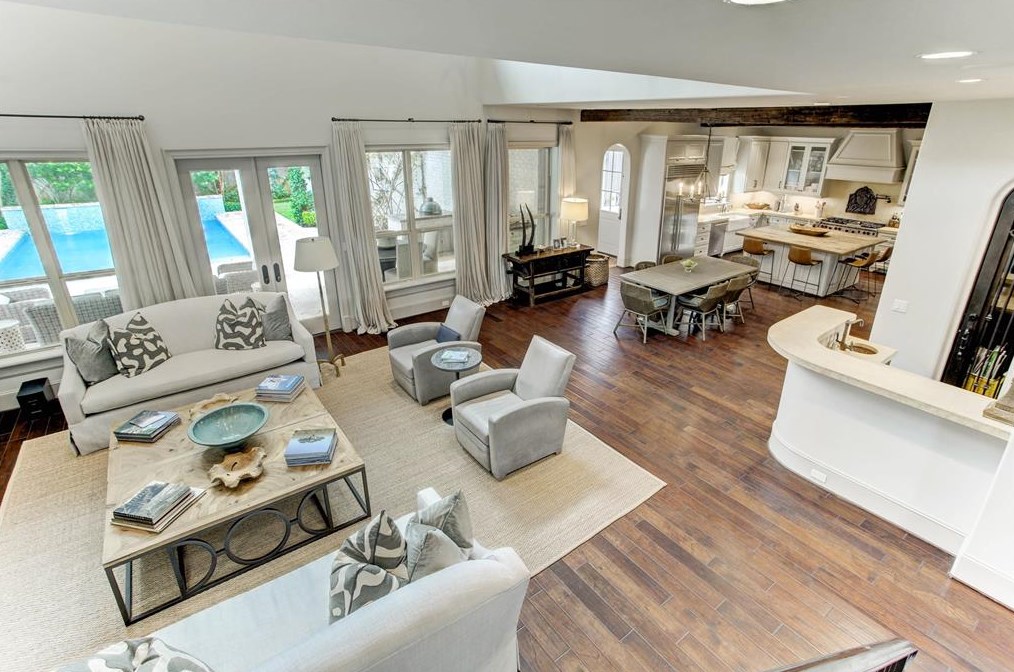 6147 Willers Way, Houston TX  77057-2805 exterior