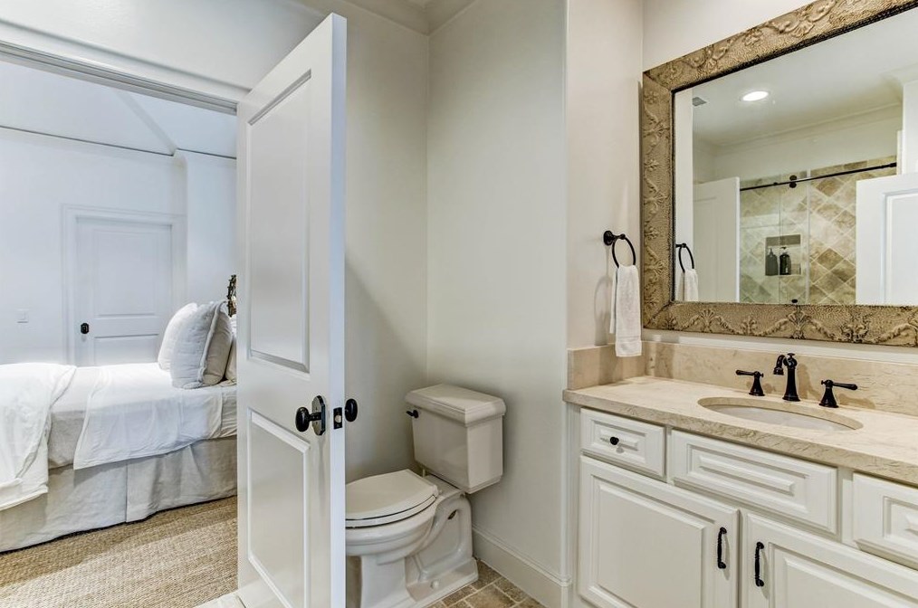 6147 Willers Way, Houston TX  77057-2805 exterior