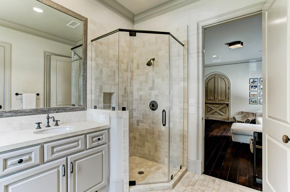 6147 Willers Way, Houston TX  77057-2805 exterior