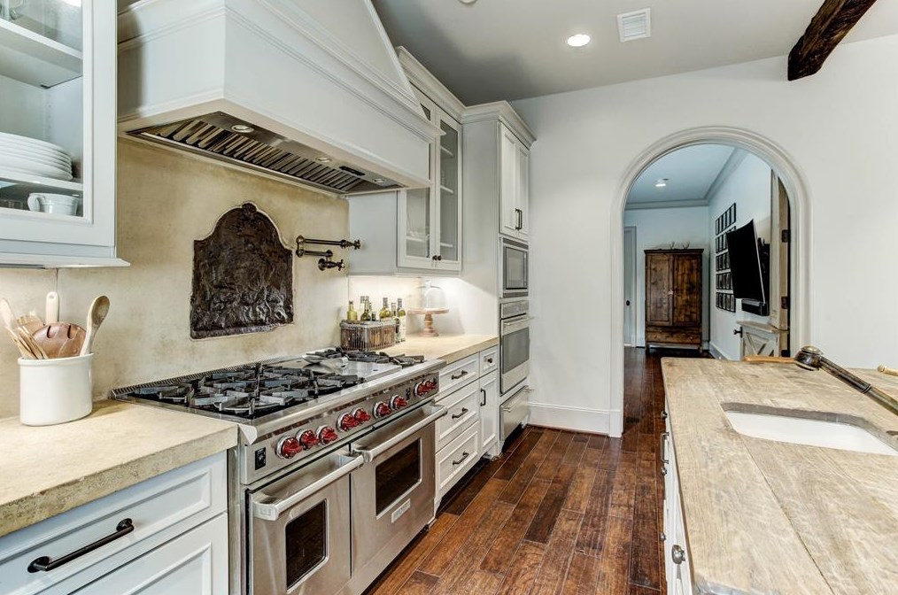 6147 Willers Way, Houston TX  77057-2805 exterior