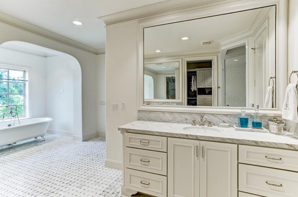 6147 Willers Way, Houston TX  77057-2805 exterior