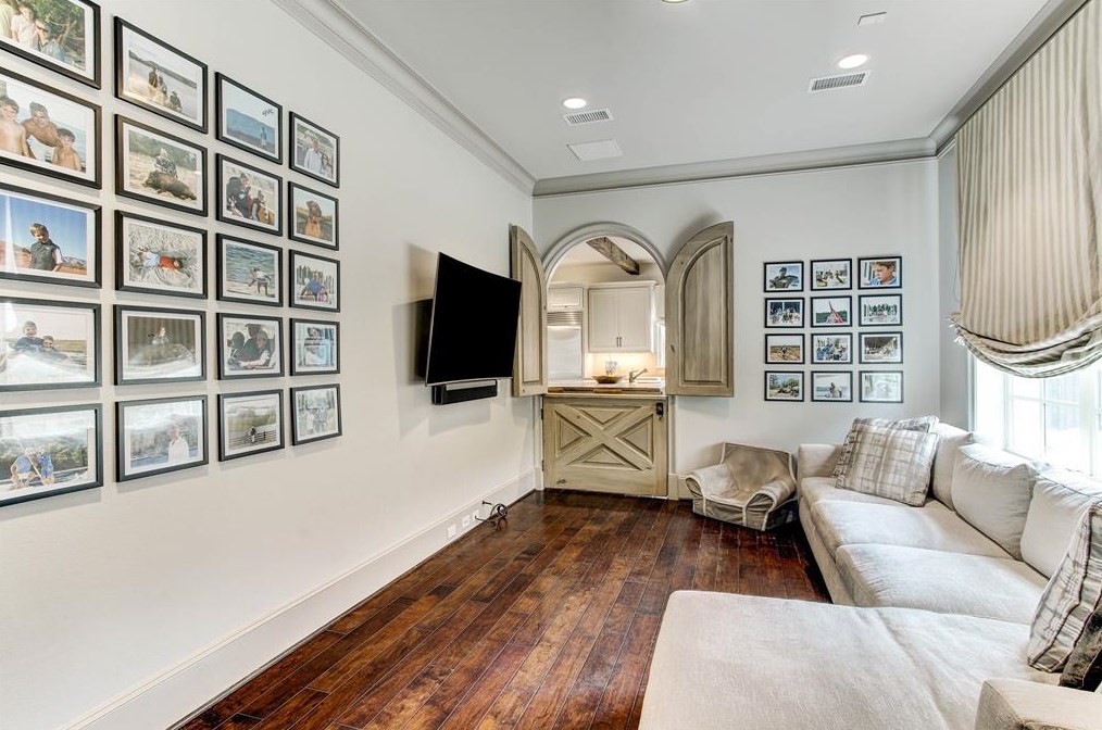 6147 Willers Way, Houston TX  77057-2805 exterior