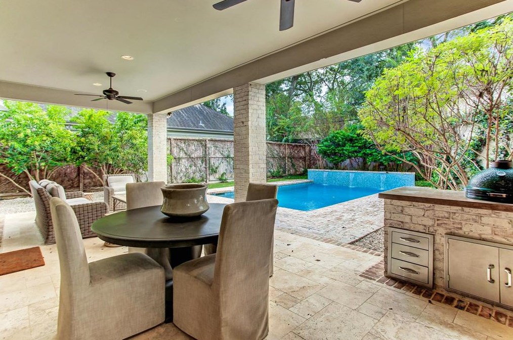 6147 Willers Way, Houston TX  77057-2805 exterior