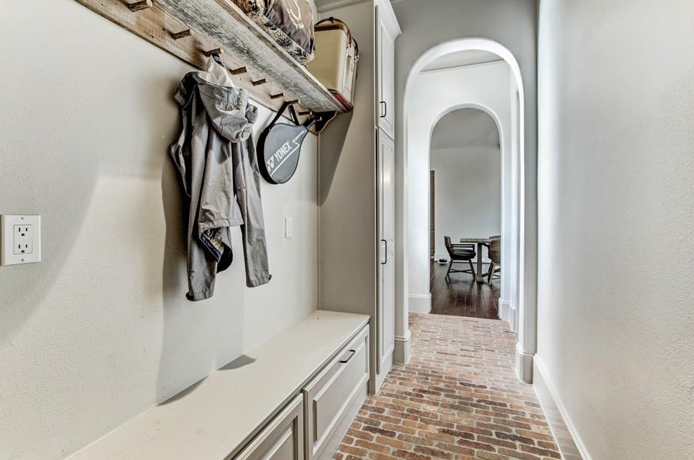 6147 Willers Way, Houston TX  77057-2805 exterior