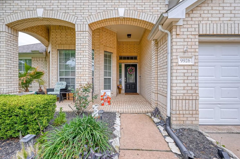9926 Heron Meadows Dr, Houston TX  77095-5517 exterior