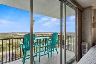 415 E Beach Dr, Galveston, TX 77550 - Photo 15