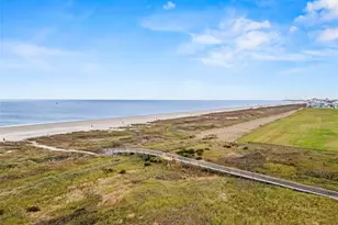 415 E Beach Dr, Galveston, TX 77550 - Photo 25