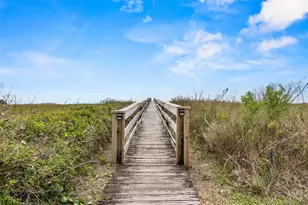 415 E Beach Dr, Galveston, TX 77550 - Photo 23