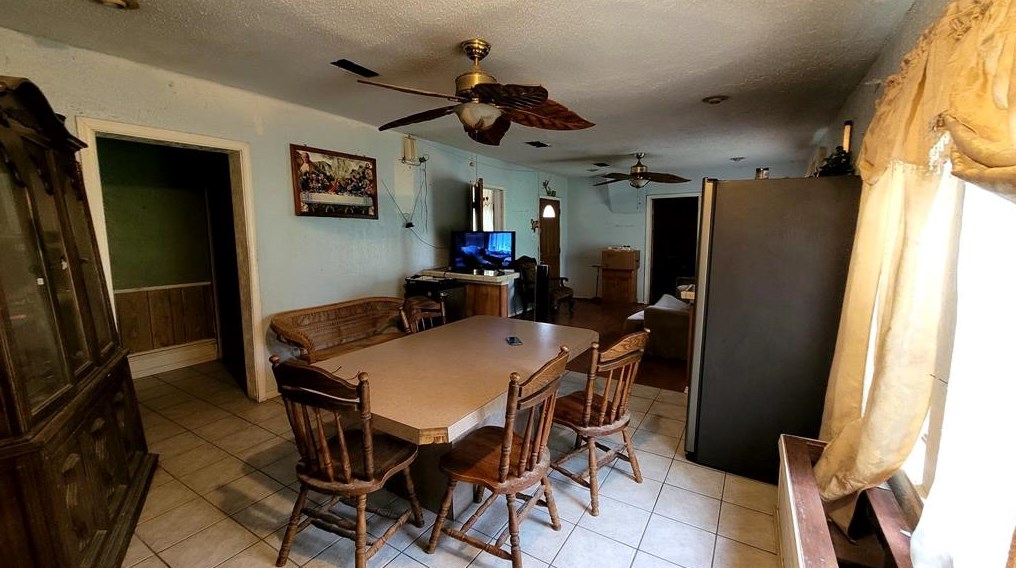 1912 Gentry St, Houston TX  77009-7854 exterior