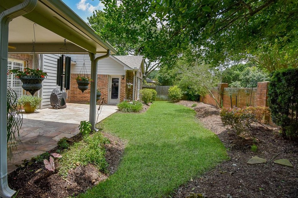 5614 Whisper Rdg Dr, Sugar Land TX  77479-5705 exterior
