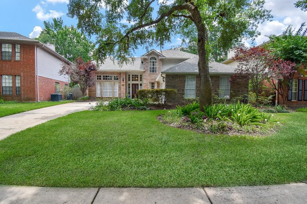 5614 Whisper Rdg Dr, Sugar Land TX  77479-5705 exterior
