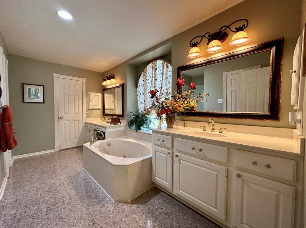5614 Whisper Rdg Dr, Sugar Land TX  77479-5705 exterior