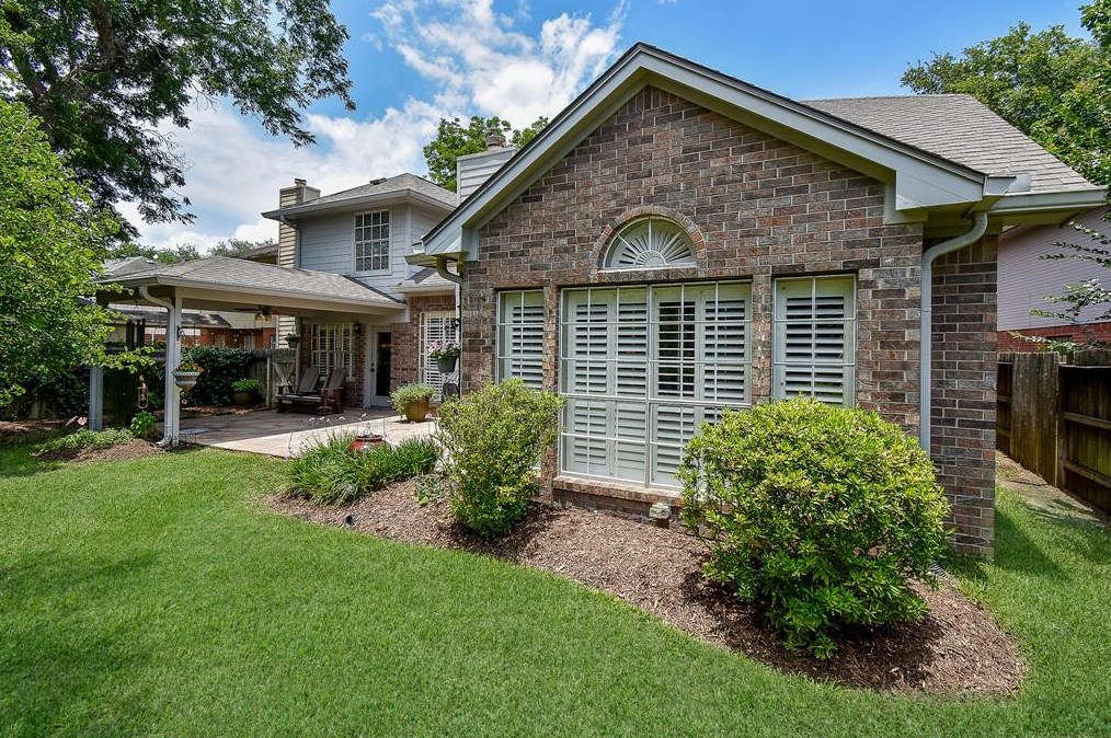 5614 Whisper Rdg Dr, Sugar Land TX  77479-5705 exterior