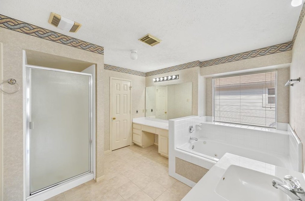 6318 Langham Dr, Houston TX  77084-2078 exterior