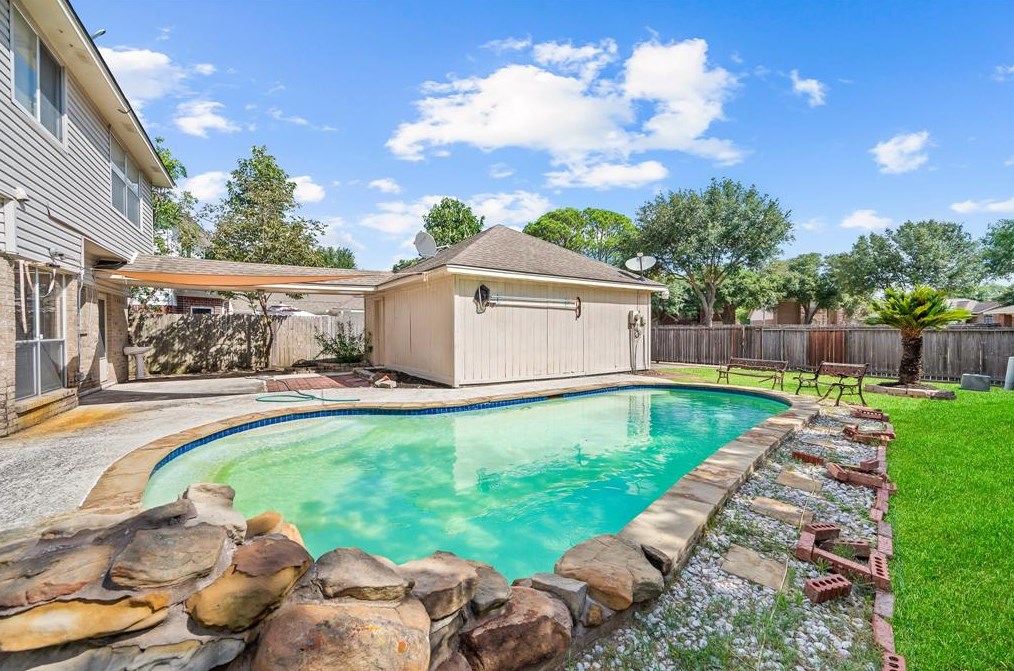 6318 Langham Dr, Houston TX  77084-2078 exterior