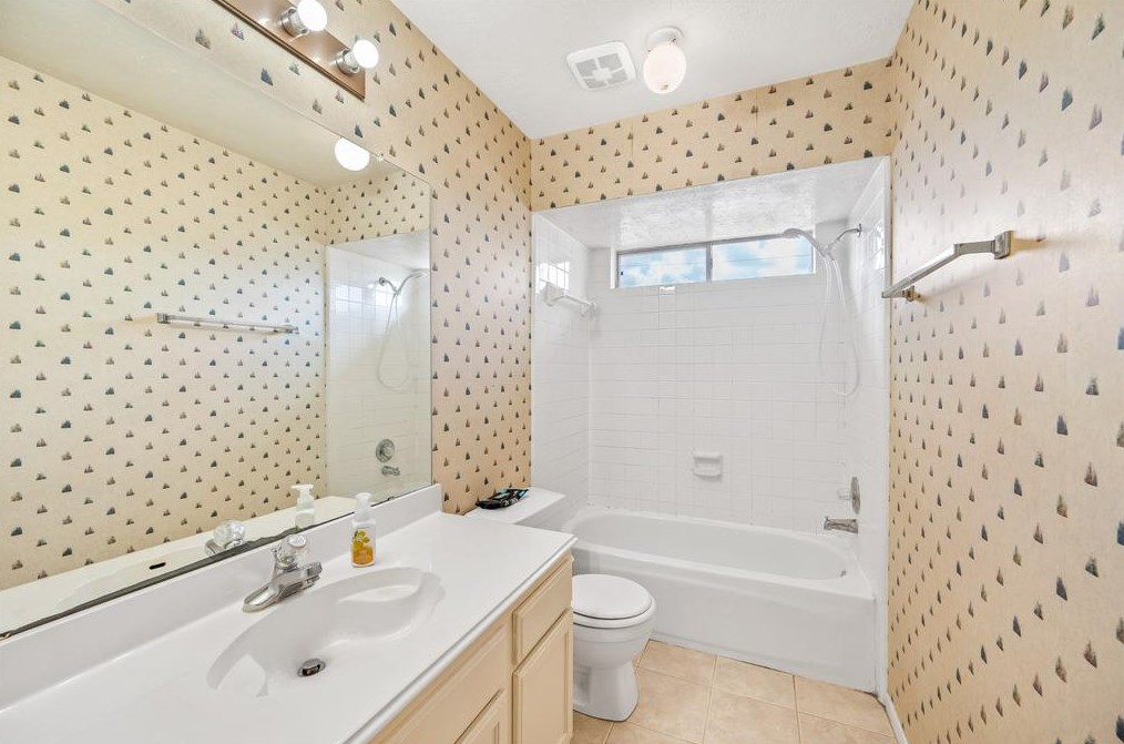 6318 Langham Dr, Houston TX  77084-2078 exterior