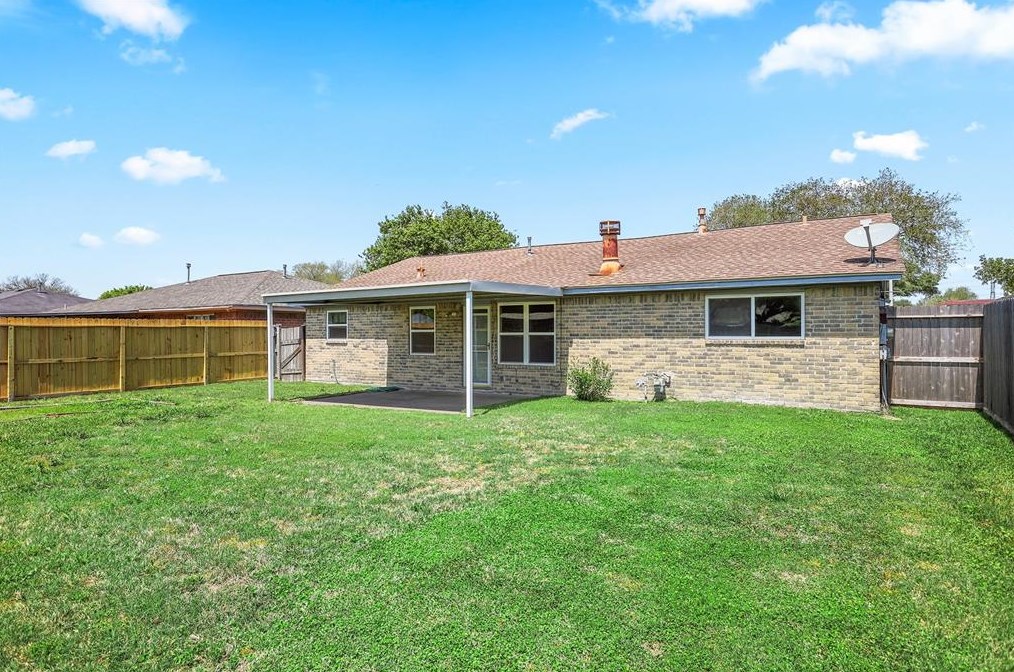 4154 Alecia Dr, Pasadena TX 77503-2801 exterior