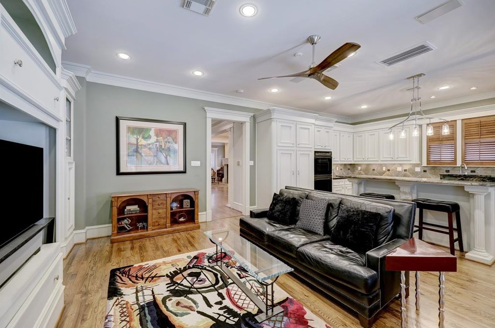 1534 Rutland St, Houston TX  77008-6826 exterior