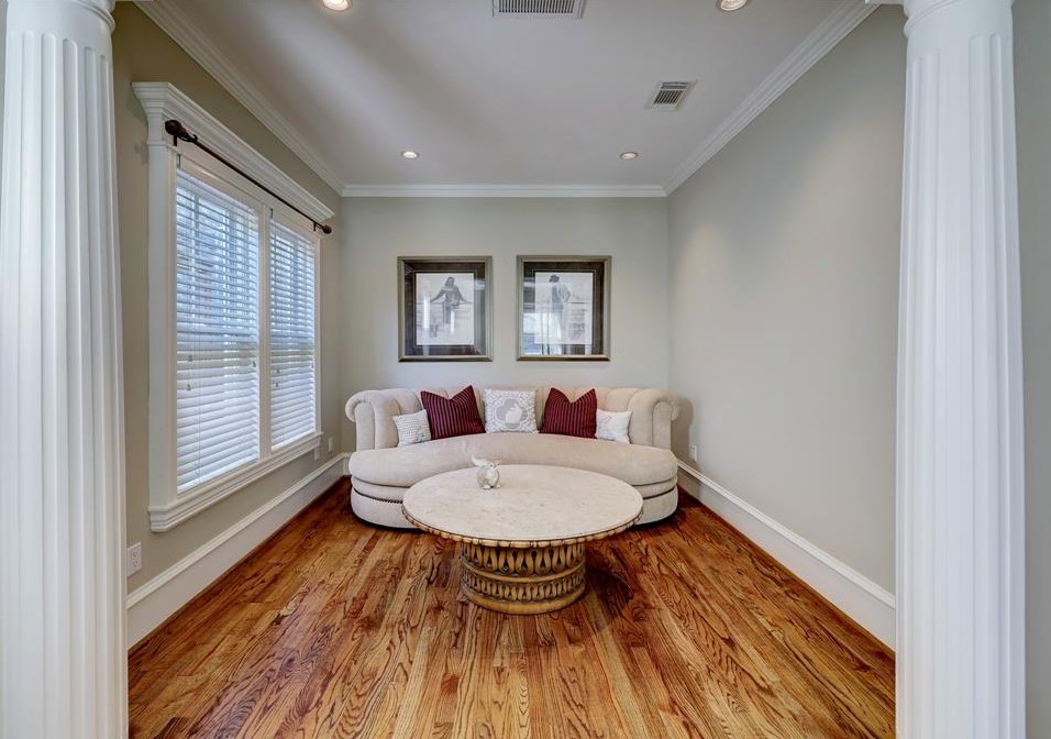 1534 Rutland St, Houston TX  77008-6826 exterior