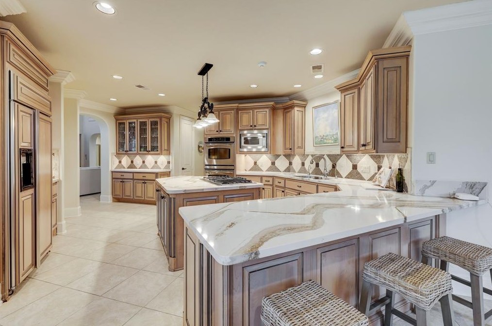 15618 Azalea Shr Dr, Houston TX  exterior