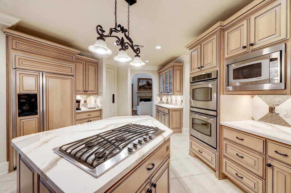 15618 Azalea Shr Dr, Houston TX  exterior