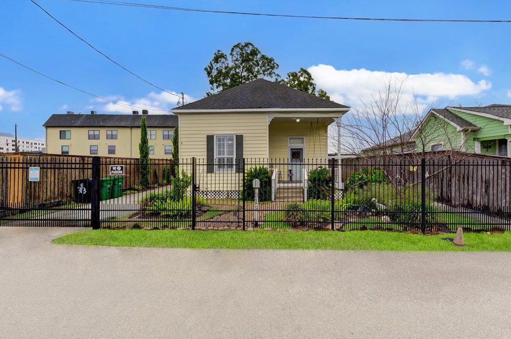 313 Mcalpine St, Houston TX  77003-1504 exterior