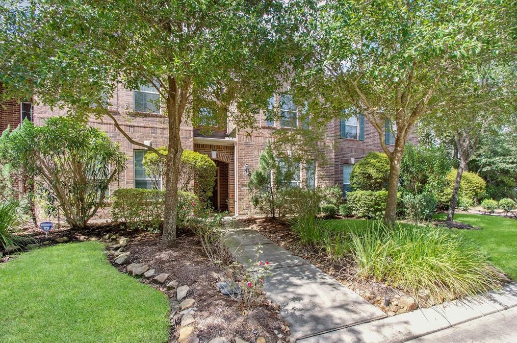 27 Avenswood Pl, Spring TX  77382-1799 exterior